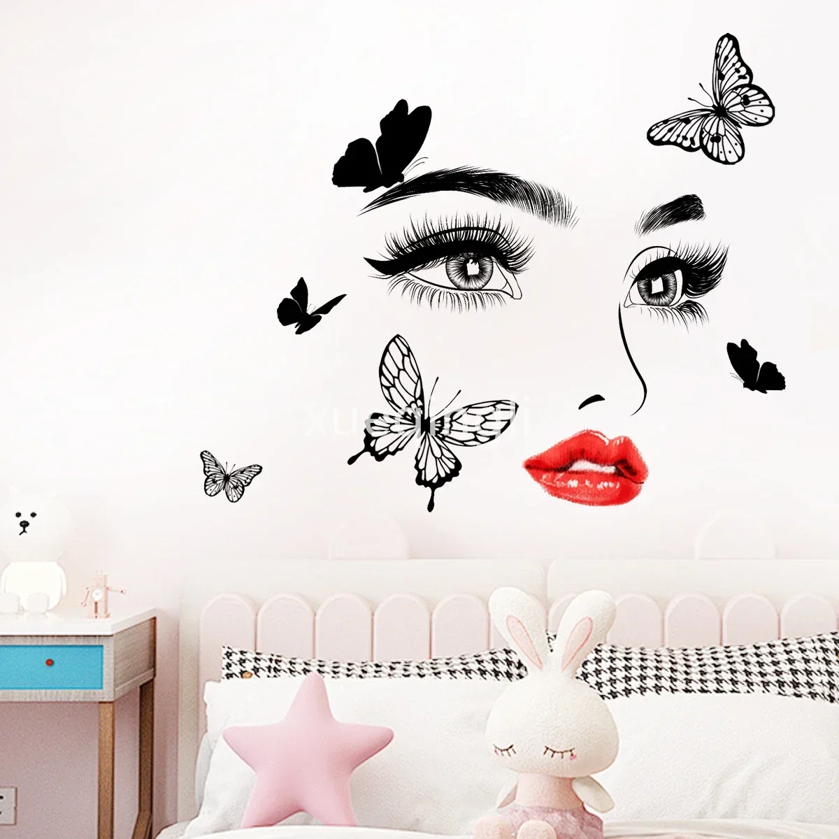 Beauty Female Face Wall Sticke - Beauty And Makeup Studio incelemesi ve fiyatı