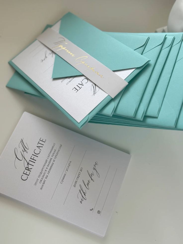 Custom Elegant Gift cards with - Beauty And Makeup Studio incelemesi ve fiyatı