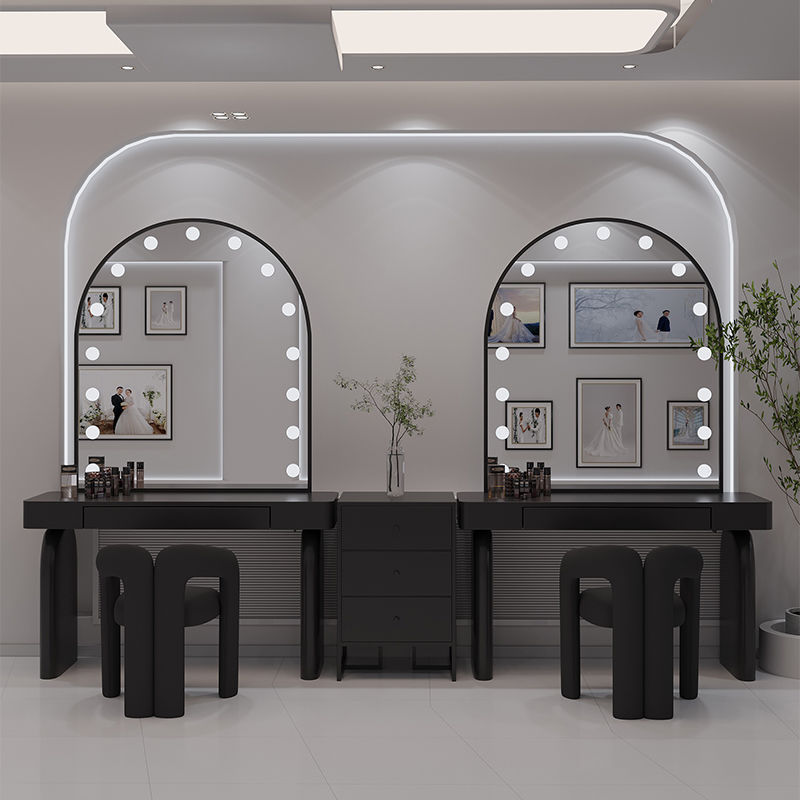 Dresser with lamp Makeup artis - Beauty And Makeup Studio incelemesi ve fiyatı
