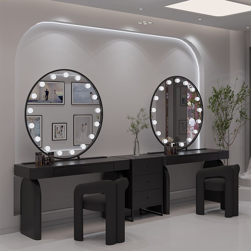 Dresser with lamp Makeup artis - Beauty And Makeup Studio incelemesi ve fiyatı